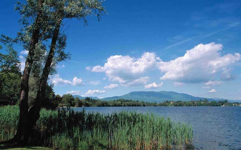 Lago di Monate Lago di Monate