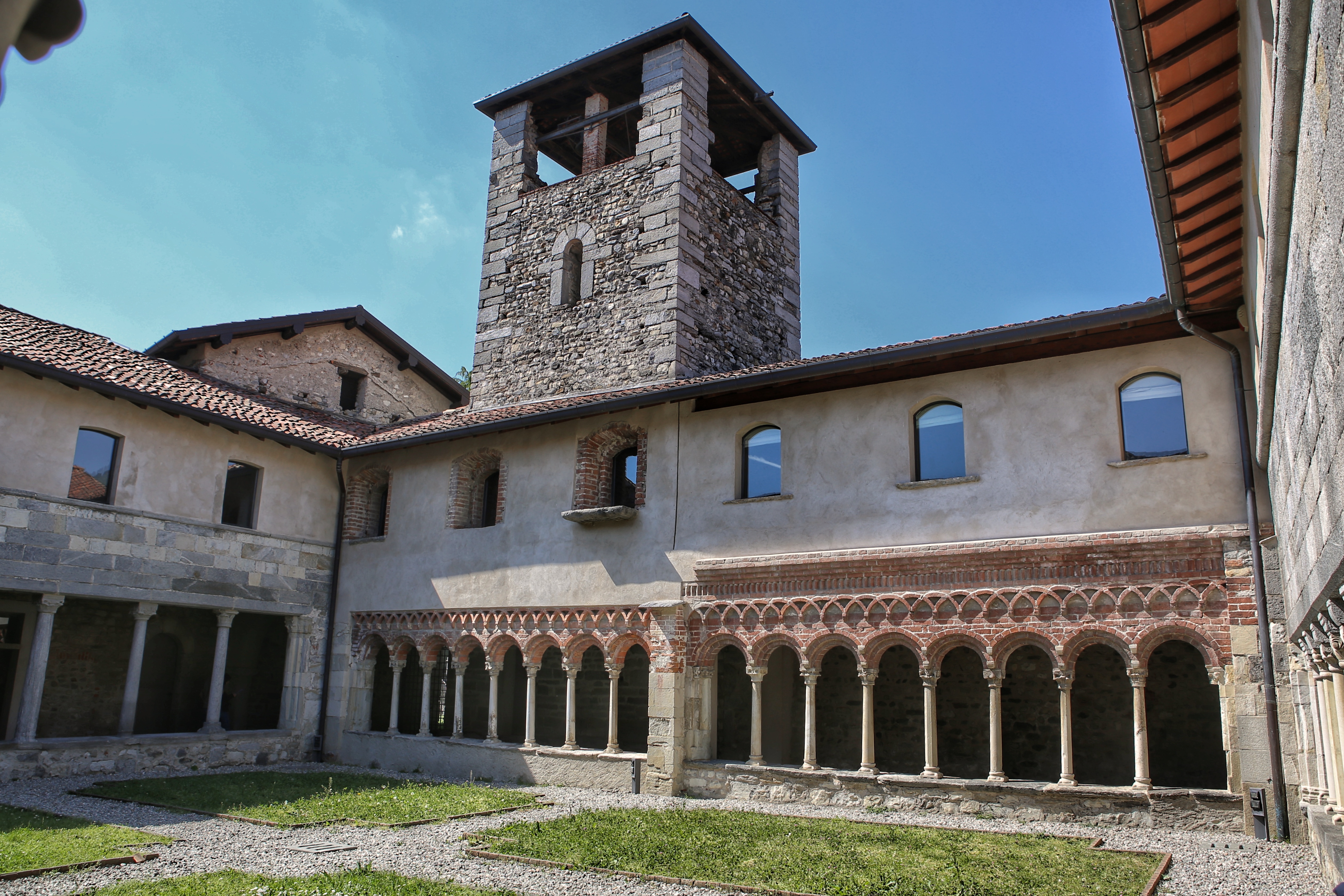 Voltorre Cloister