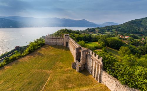 GUIDED TOUR OF THE ROCCA BORROMEO IN ANGERA