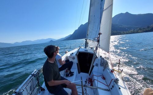 Crociera in barca a vela tra le isole del lago Maggiore