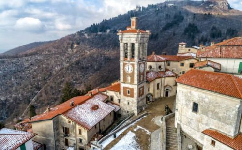 CHRISTMAS IN THE ART OF VARESE