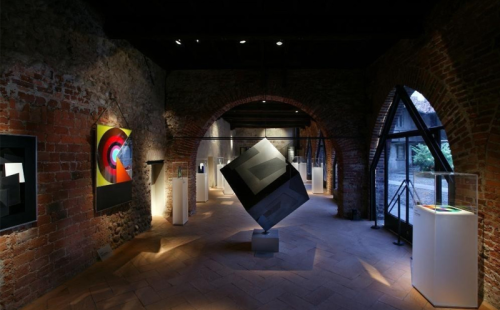 At the Museo Arte Plastica presentation of the work "Transiti"