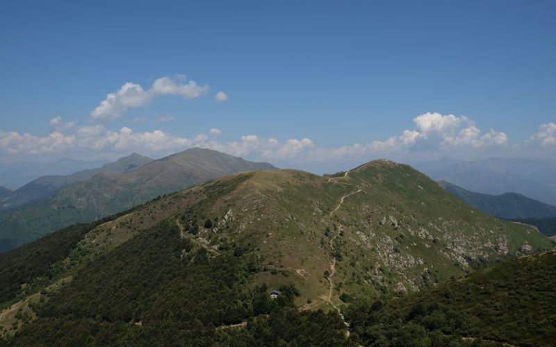 Hiking the land of the lakes between valleys and Unesco sites