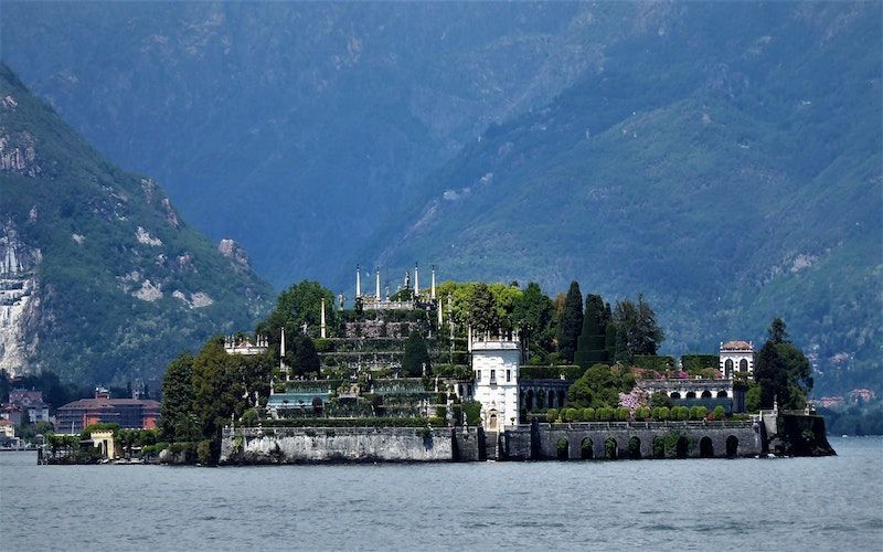 LAKE MAGGIORE IN SWOLLEN SAILS